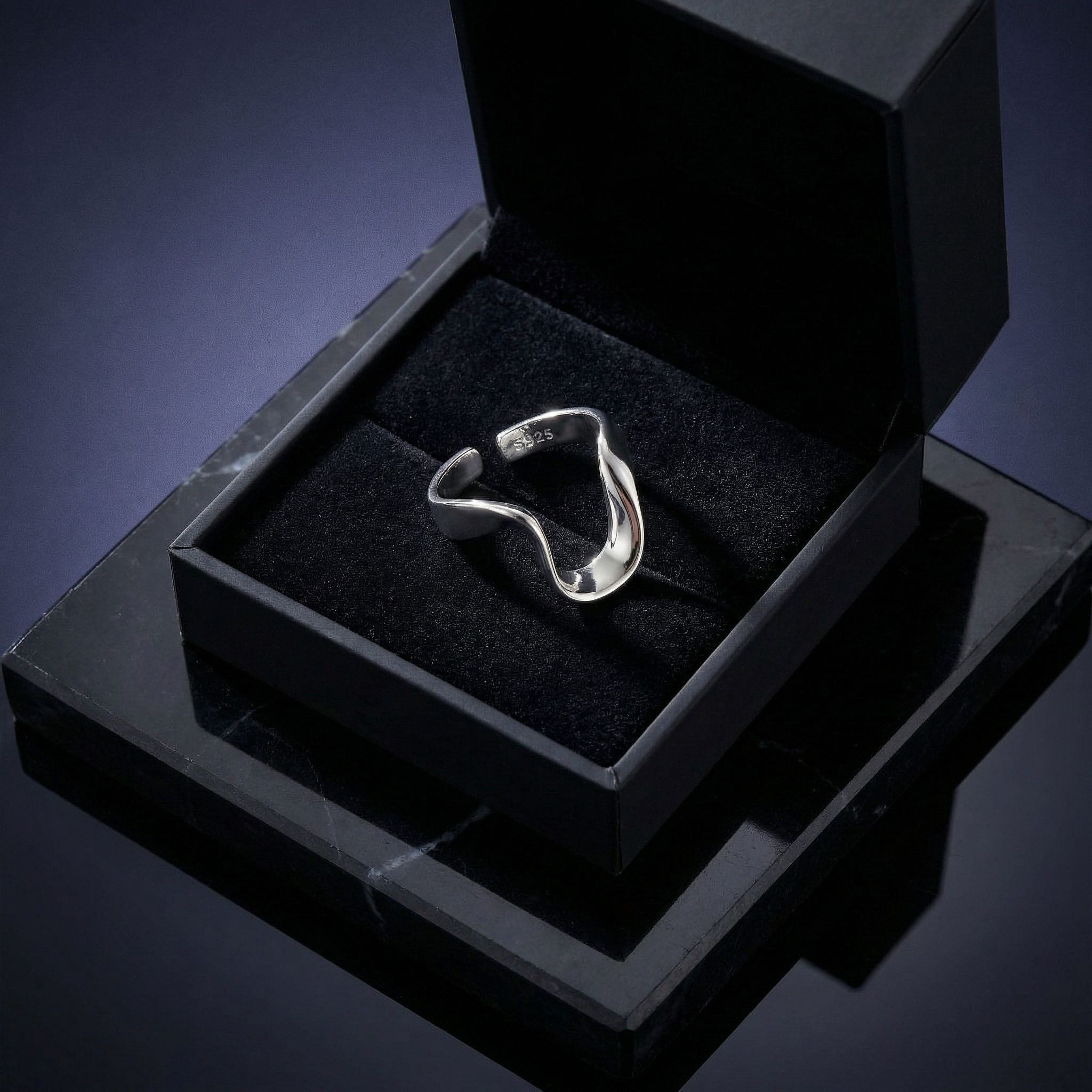 Anillo Torsion Infinie Escultural