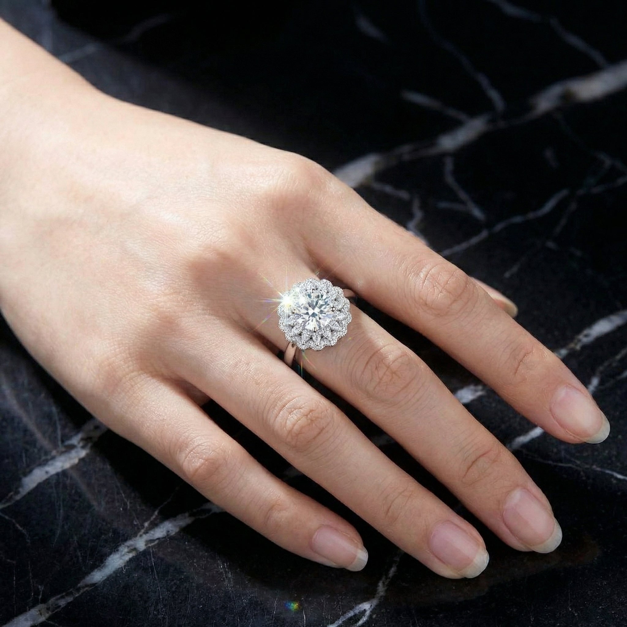 Anillo Fleur Royale Moissanita
