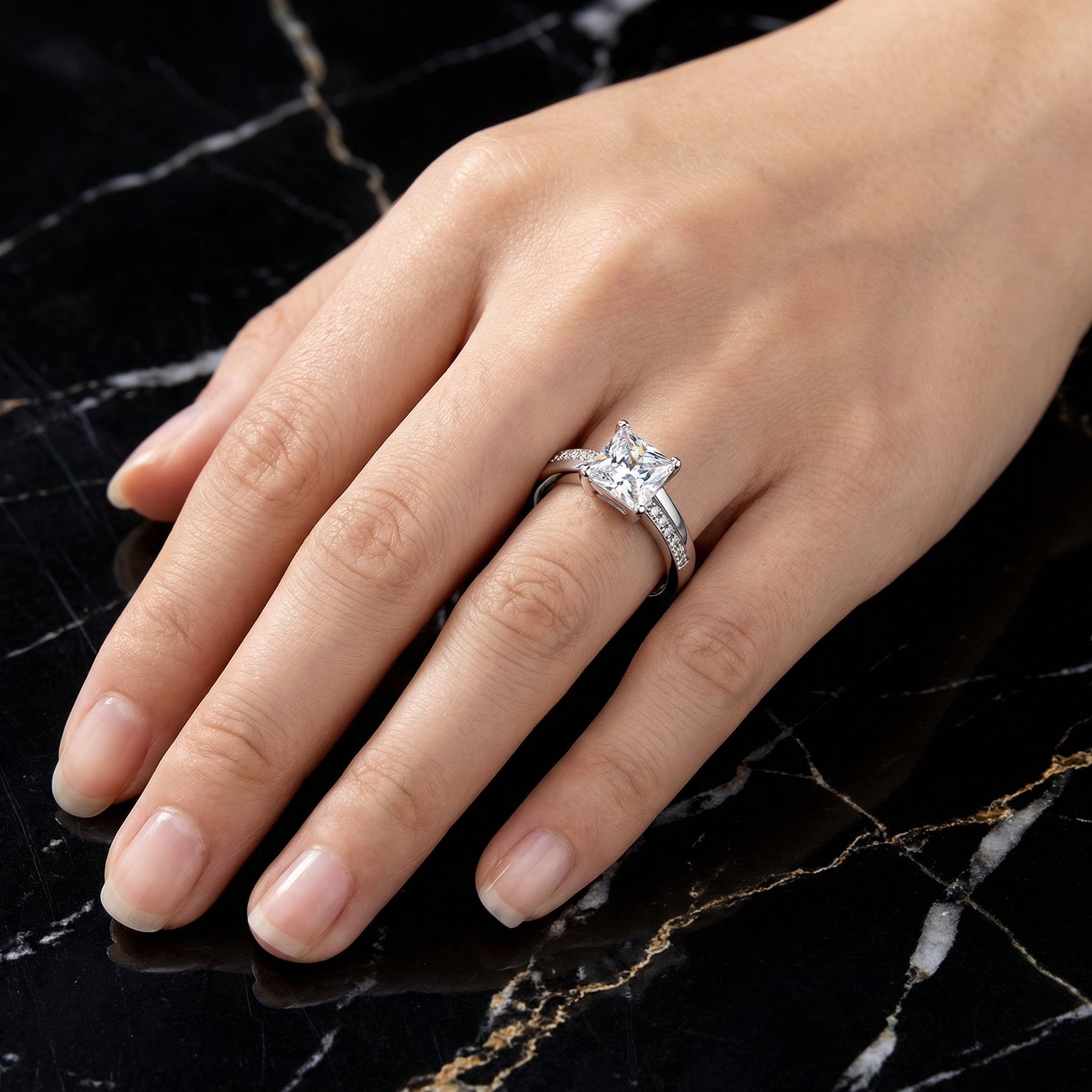 Anillo Carré Classique Moissanita