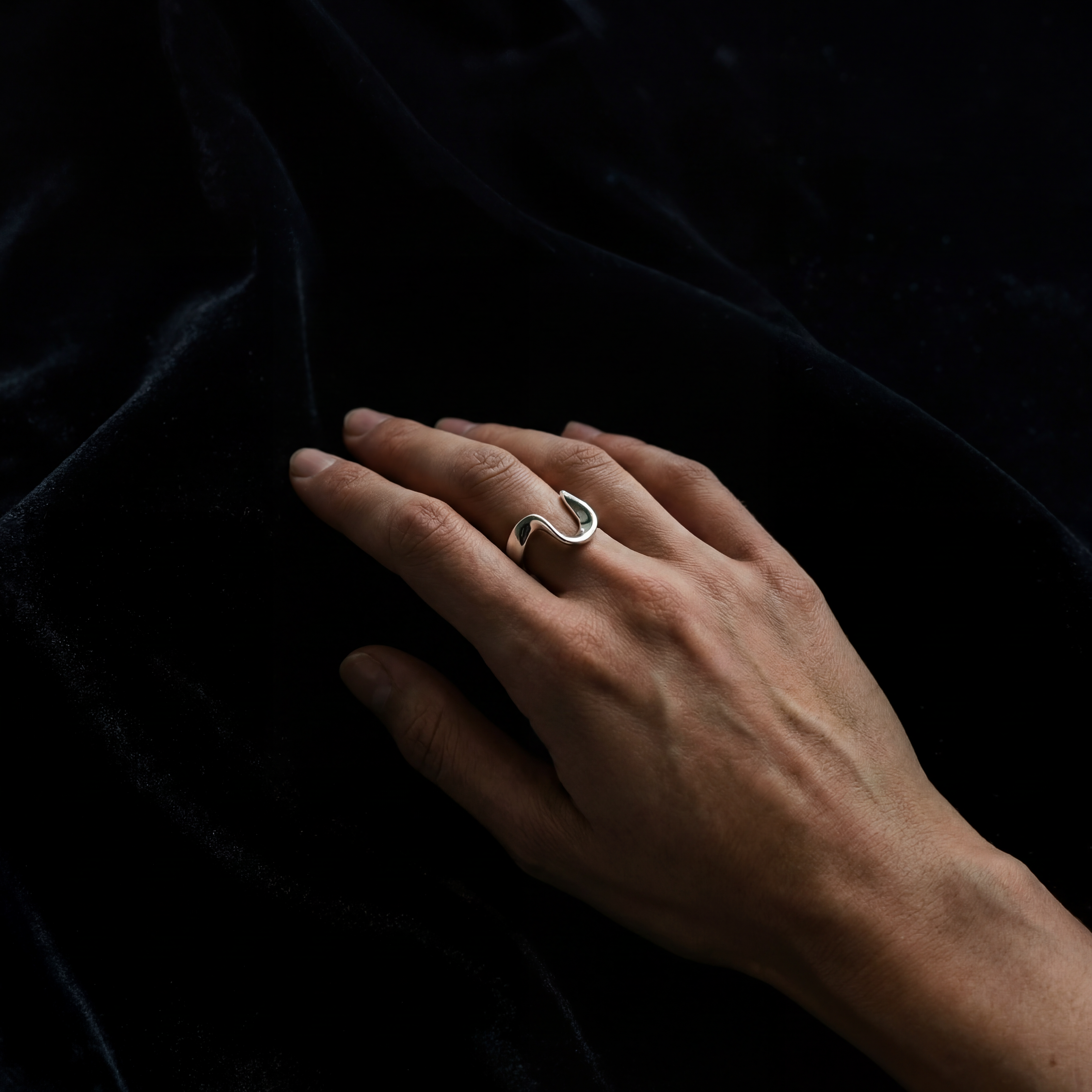 Anillo Torsion Infinie Escultural