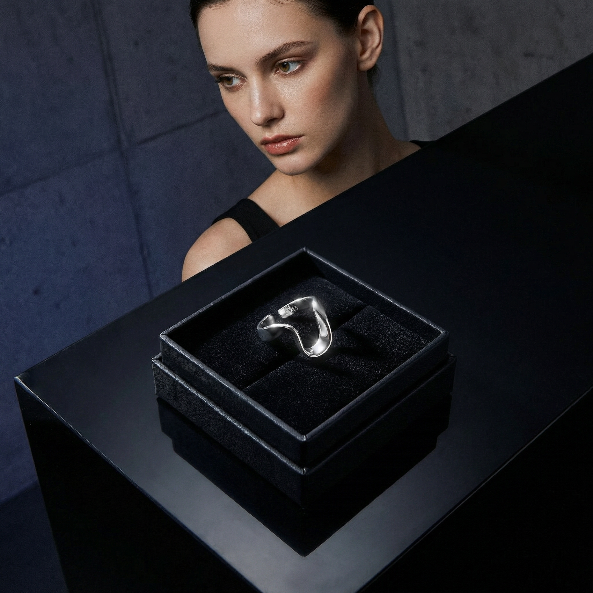 Anillo Torsion Infinie Escultural