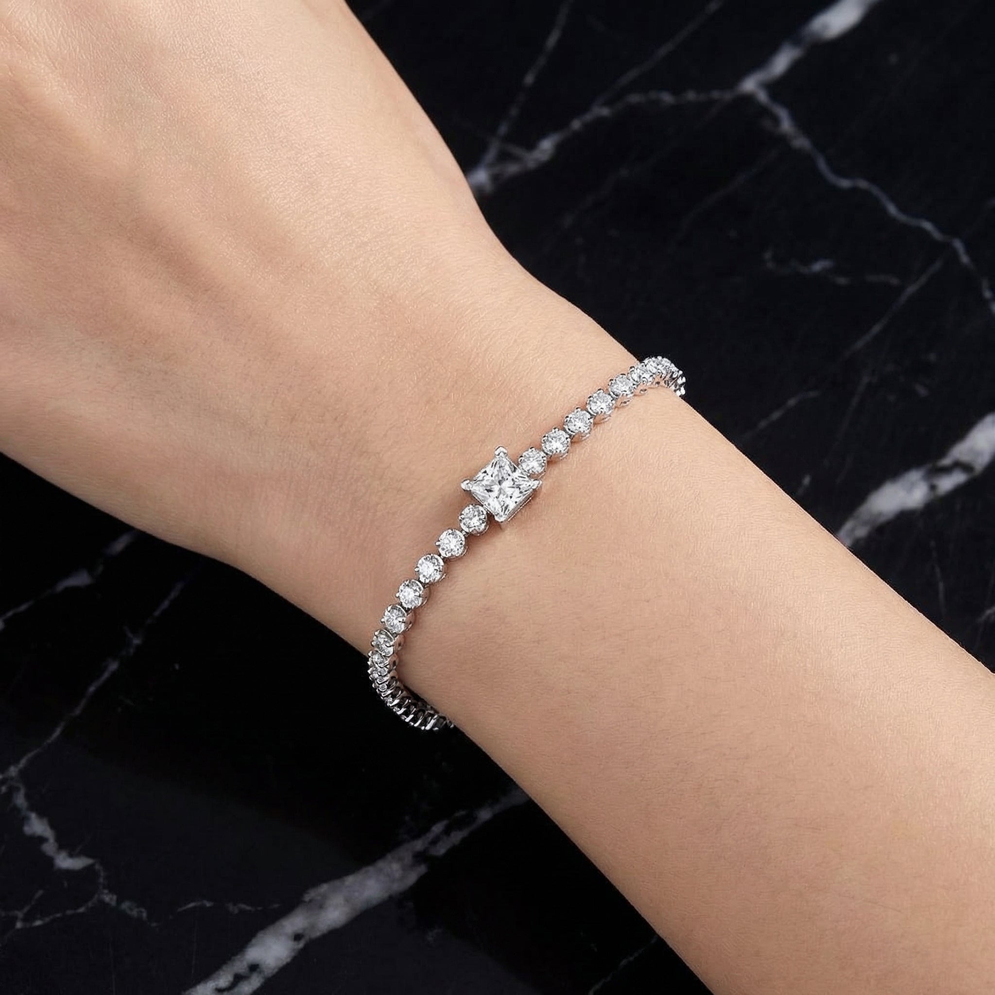 Pulsera Solitaire Carré Lumineuse Moissanita